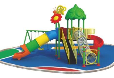 Big Outdoor Playground Set for Kids with 2 Slides, 3 Swings & Climbing Net – Large & Durable – Size 610x580x330 cm
