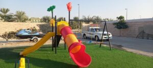 OUTDOOR PLAYGROUND TOY FOR KIDS WITH 2 SLIDES AND 3 SWINGS, PLAY SET SIZE ; 550X370X350CM