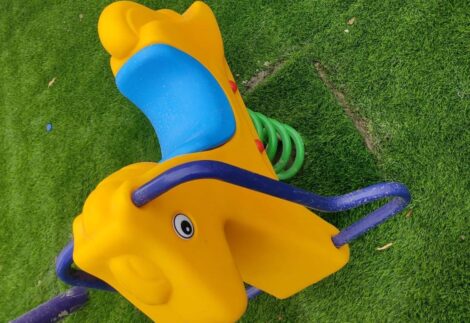 Outdoor Playground Yellow Plastic Horse Spring Rider – Ride-On Toy – Size: 80×60×80 cm
