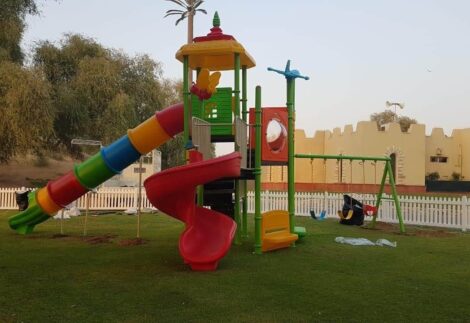 Outdoor Heavy Duty Playground Set for Kids – 2 Slides & 3 Swings – Size: 1055x520x515 cm