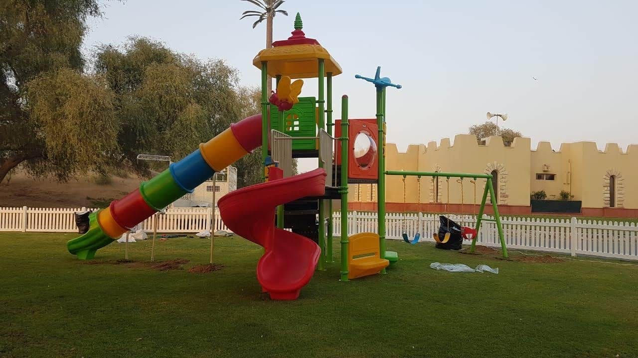 Outdoor Heavy Duty Playground Set for Kids – 2 Slides & 3 Swings – Size: 1055x520x515 cm