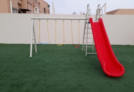 Outdoor Playground Toy for Kids with 3 Swings & Slide – Family Backyard Play – Size 390x420x280 cm