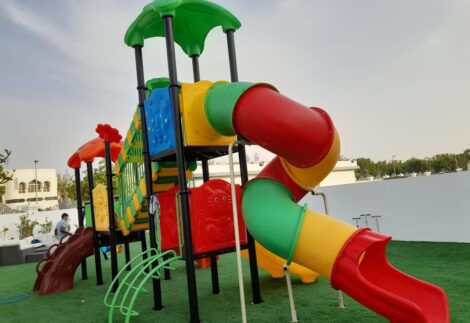 Big Outdoor Heavy Duty Playground Set for Kids – 4 Slides & 3 Swings – Size: 1250x420x520 cm