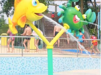 Outdoor Water Playground for Kids – Compact Inflatable Playset with Slide & Pool – Size: 150×70×230 cm