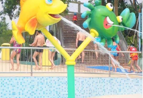 Outdoor Water Playground for Kids – Compact Inflatable Playset with Slide & Pool – Size: 150×70×230 cm