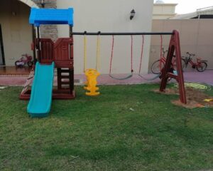 INDOOR OUTDOOR PLAYGROUND FOR KIDS WITH A SLIDE, STAIR & THREE SWINGS SET. SIZE: 425X218X235 CM