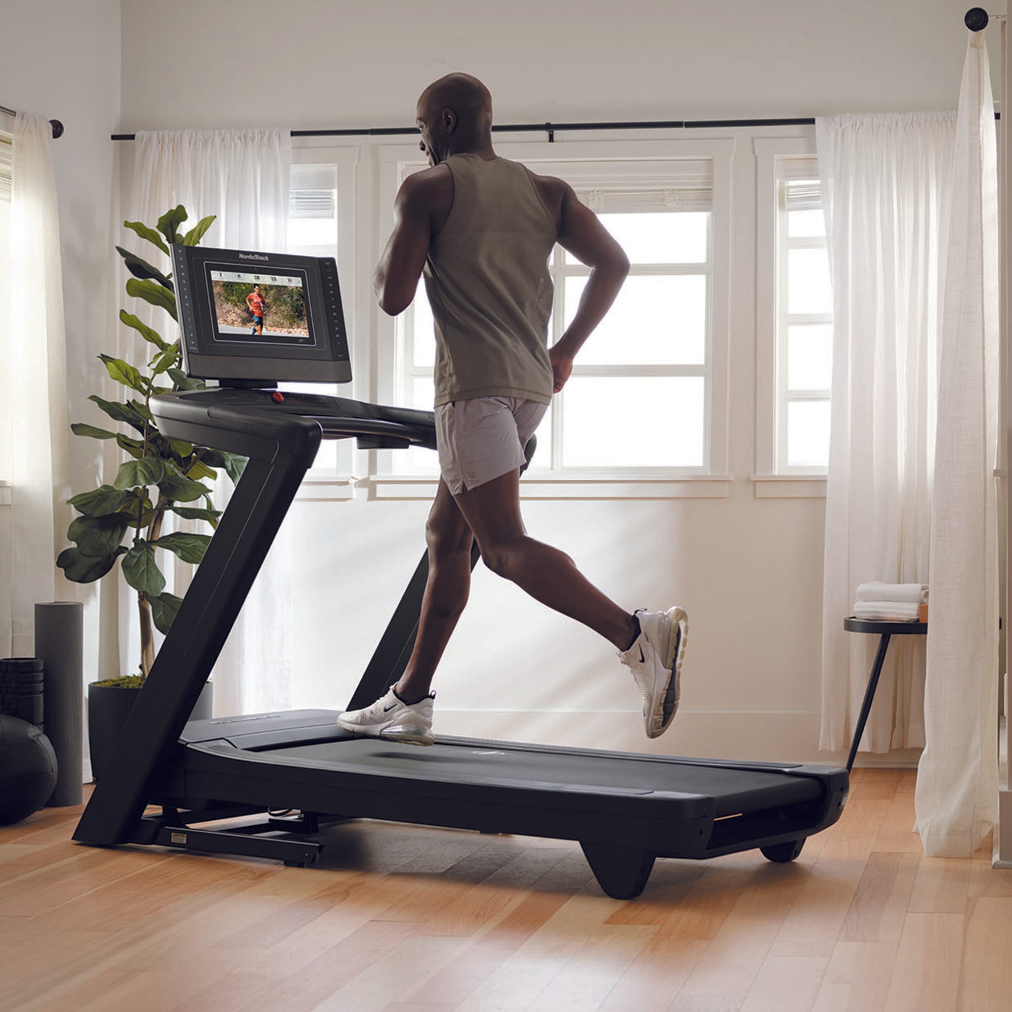 NORDICTRACK TREADMILL COM 1750 - Image 4