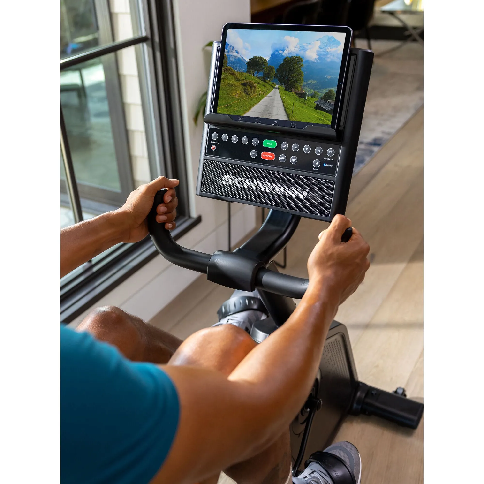 SCHWINN RECUMBENT BIKE 590R Commercial - Image 3