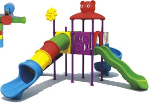 OUTDOOR PLAYGROUND TOY WITH THREE DIFFERENT SWINGS, SIZE: 510X535X325CM