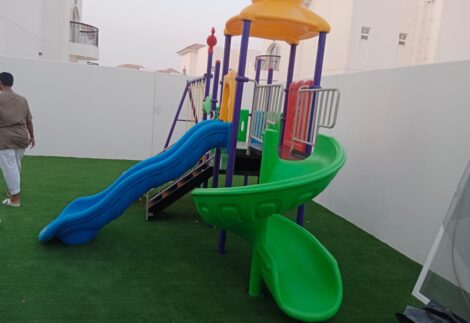 Outdoor Playground Toy with 4 Slides, One Normal Swing & Family Swing – Spacious & Durable – Size 736x305x350 cm