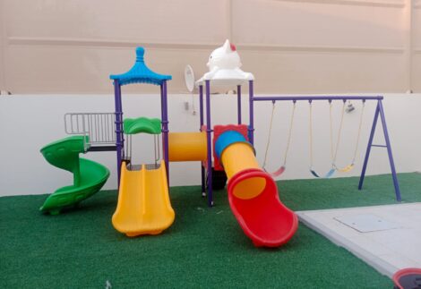 Outdoor Playground Toy with 4 Slides, 3 Swings & 2 Caps – Premium Playset with Extra Features – Size 735x520x320 cm