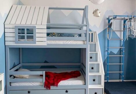 Bunk bed with star handles