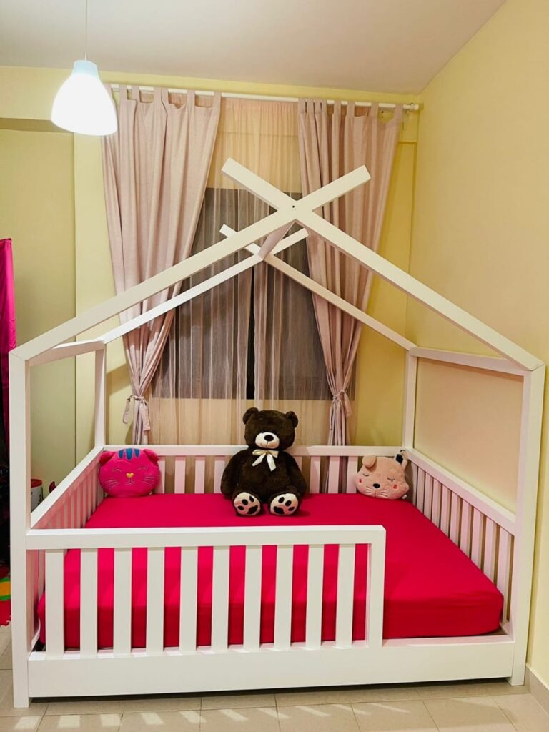Tent bed with fence