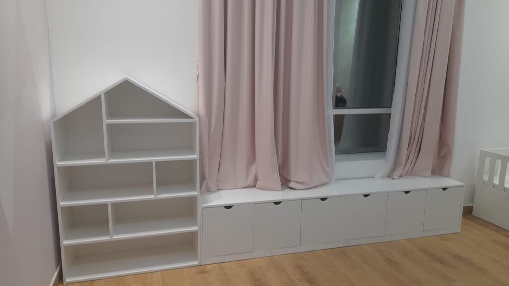 Storage Bench with Side Bookshelf