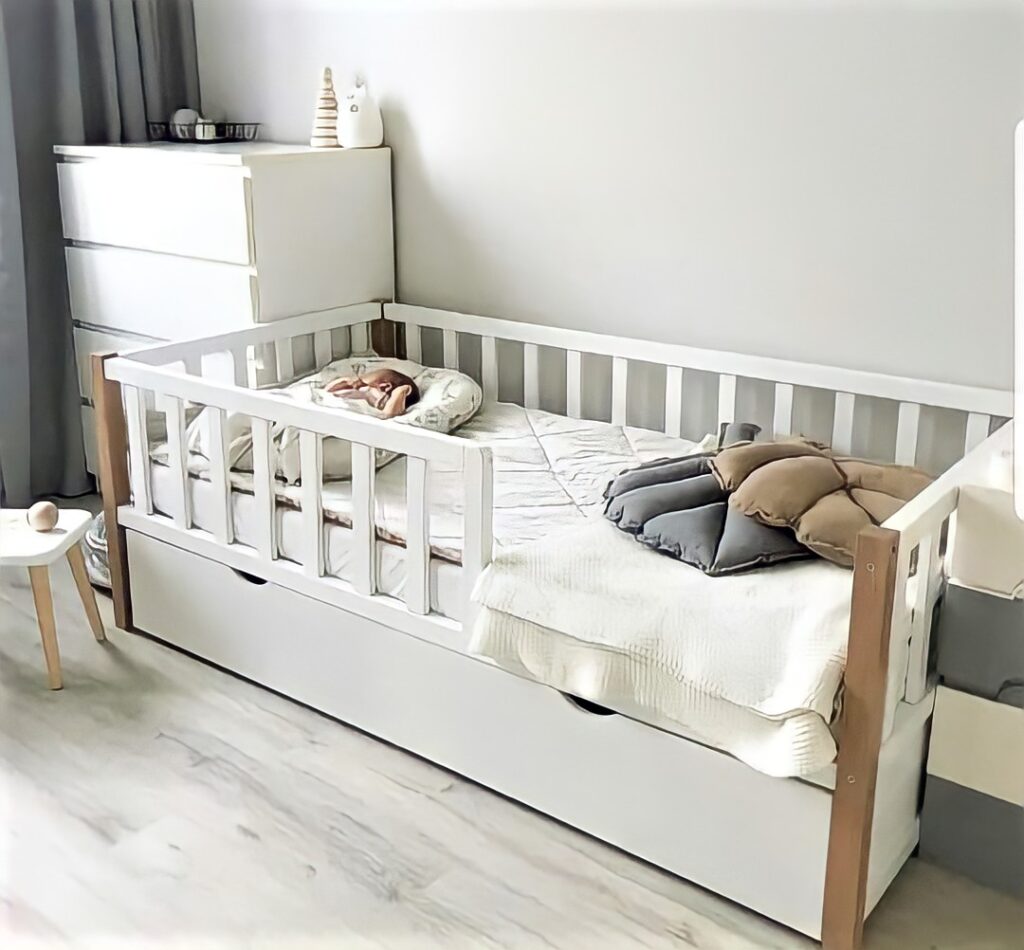 kids bed with full fence and drawer