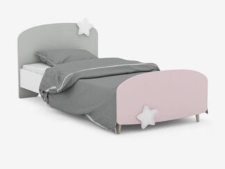 Kids bed with a star
