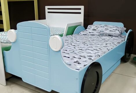 Classic Car-Shaped Kids Bed 🚗
