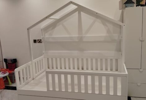 FLOOR BED