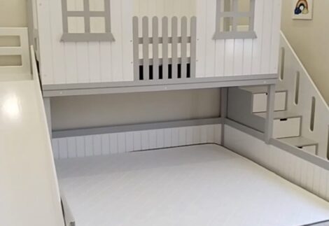 Bunk bed with different shape from the top (house shape)