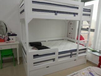 Bunk bed