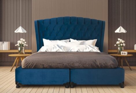 UPHOLSTERED BED