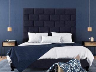 UPHOLSTERED BED