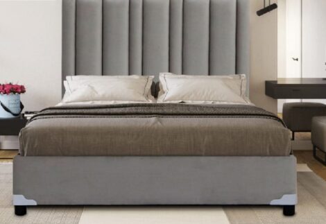 UPHOLSTERED BED