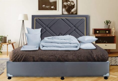 UPHOLSTERED BED