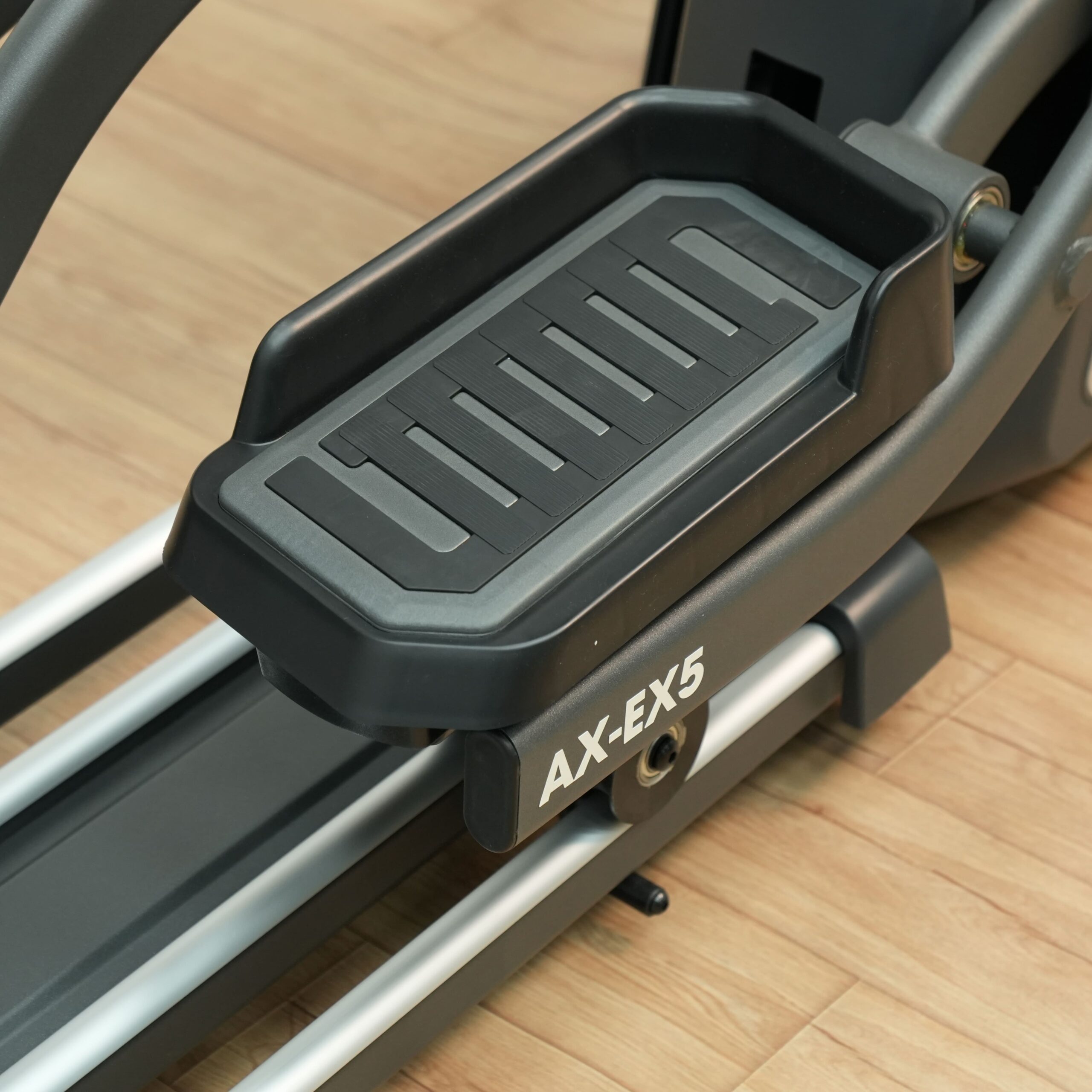 Axox Fitness Elliptical Cross Trainer - Image 2